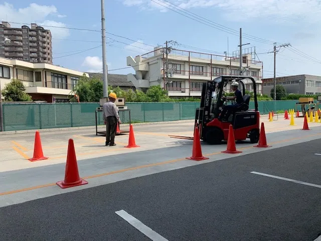 社員リフト研修の様子